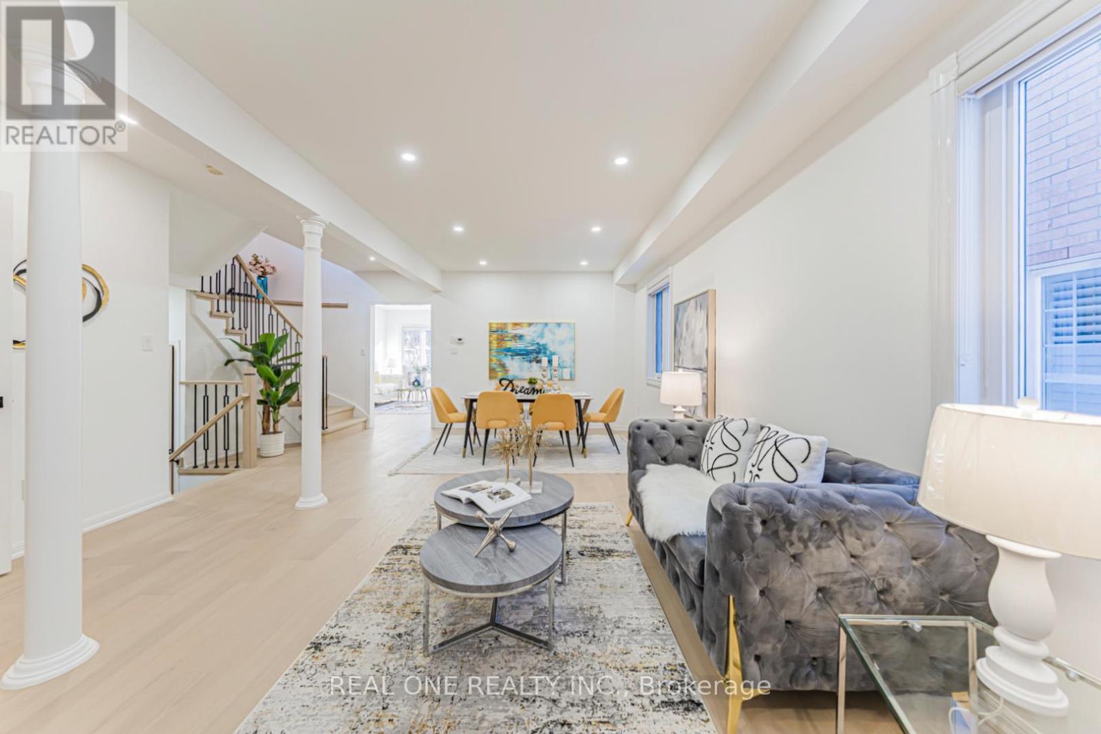 33 Formosa Drive, Richmond Hill, Ontario  L4S 1S6 - Photo 6 - N12828972