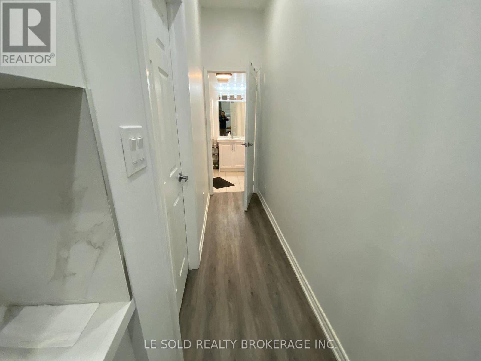 Room 103 - 81 Hallam Street, Toronto, Ontario  M6H 1W7 - Photo 6 - W12828960