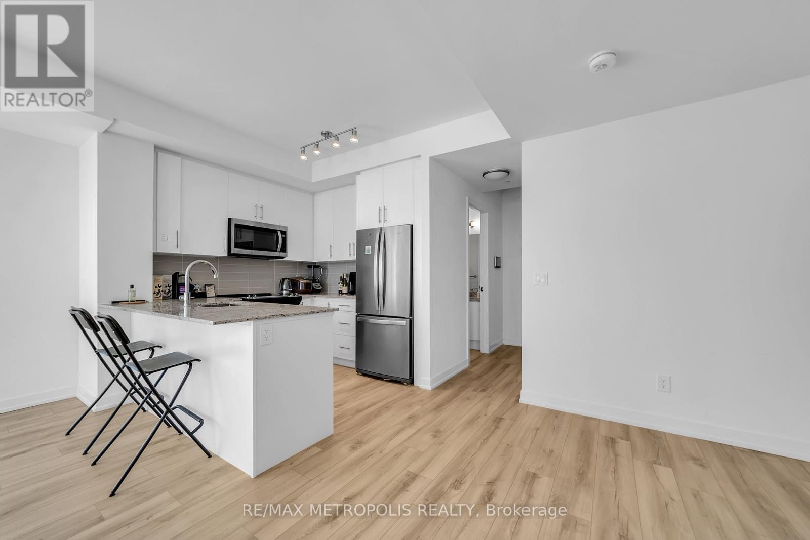 1002 - 345 Wheat Boom Drive, Oakville, Ontario  L6H 7X4 - Photo 12 - W12828962