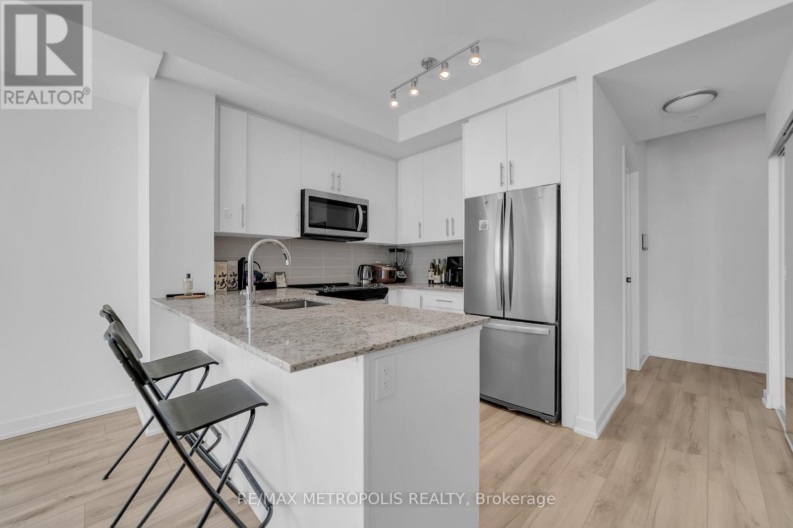 1002 - 345 Wheat Boom Drive, Oakville, Ontario  L6H 7X4 - Photo 13 - W12828962