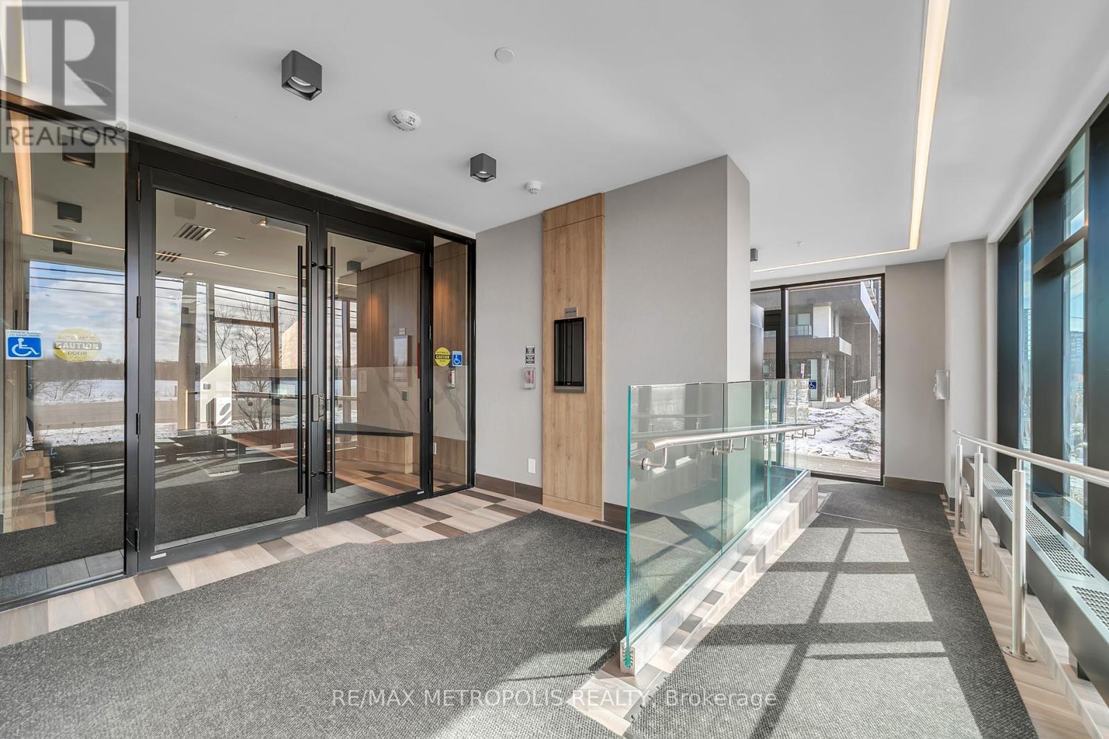 1002 - 345 Wheat Boom Drive, Oakville, Ontario  L6H 7X4 - Photo 2 - W12828962