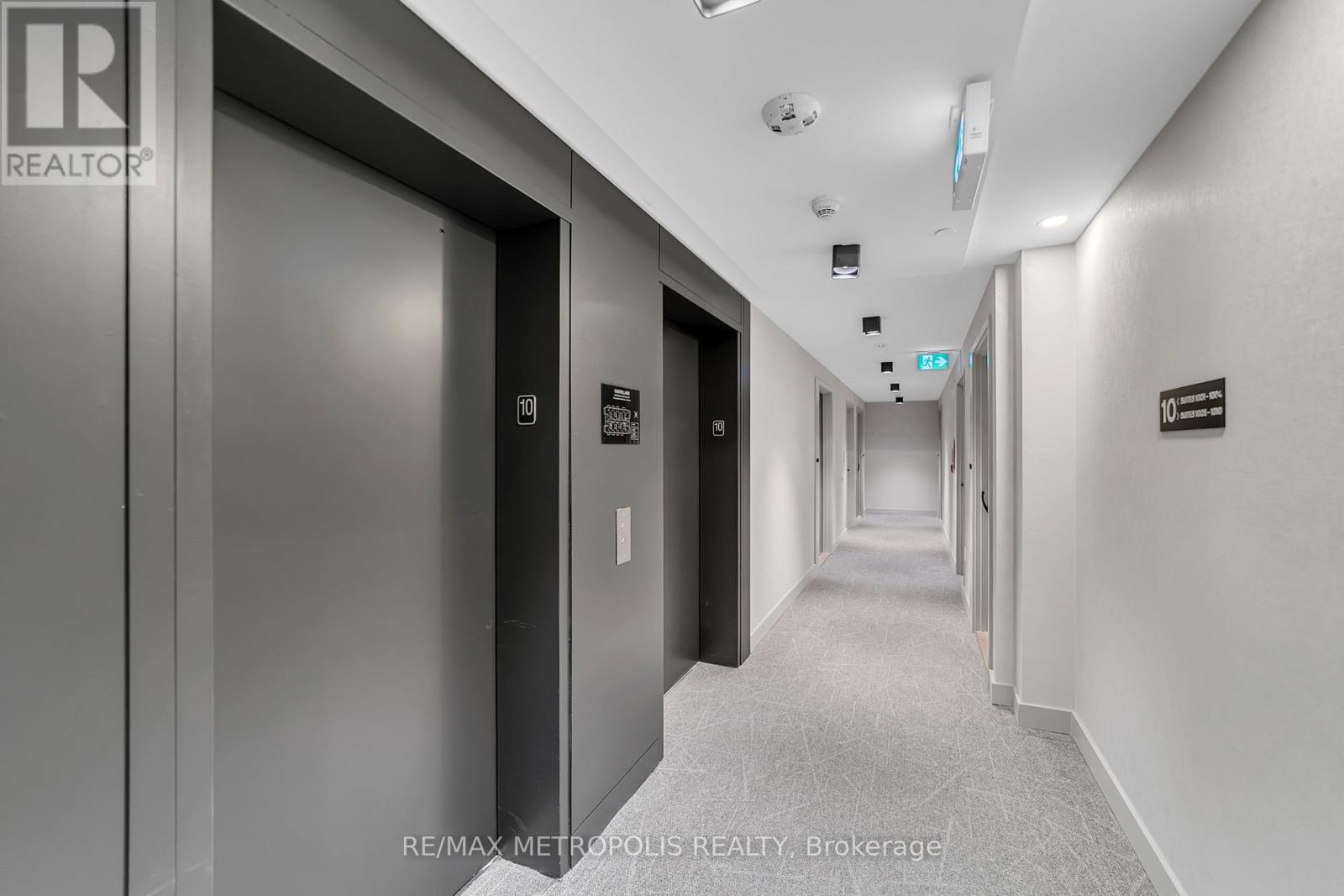 1002 - 345 Wheat Boom Drive, Oakville, Ontario  L6H 7X4 - Photo 3 - W12828962