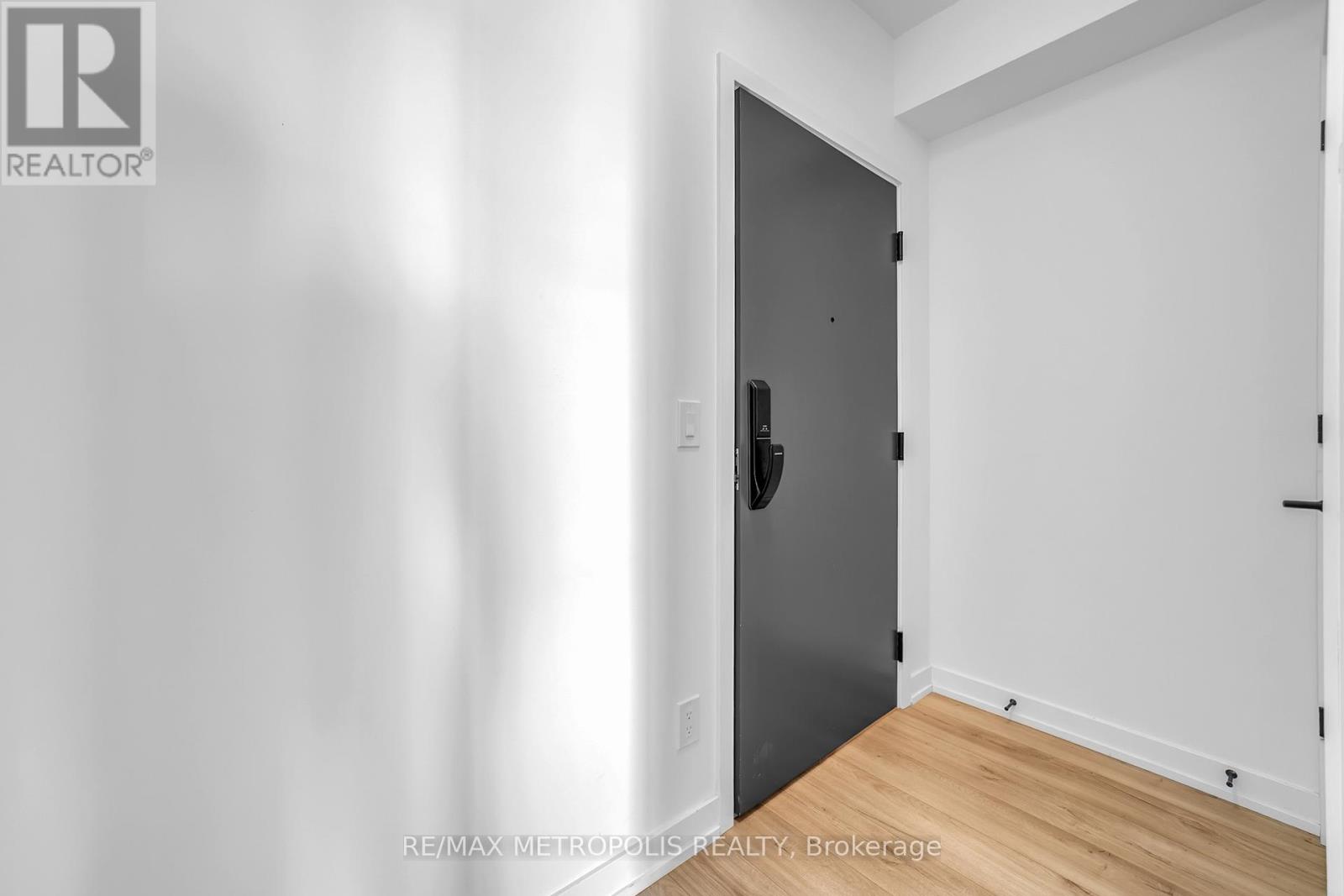 1002 - 345 Wheat Boom Drive, Oakville, Ontario  L6H 7X4 - Photo 4 - W12828962