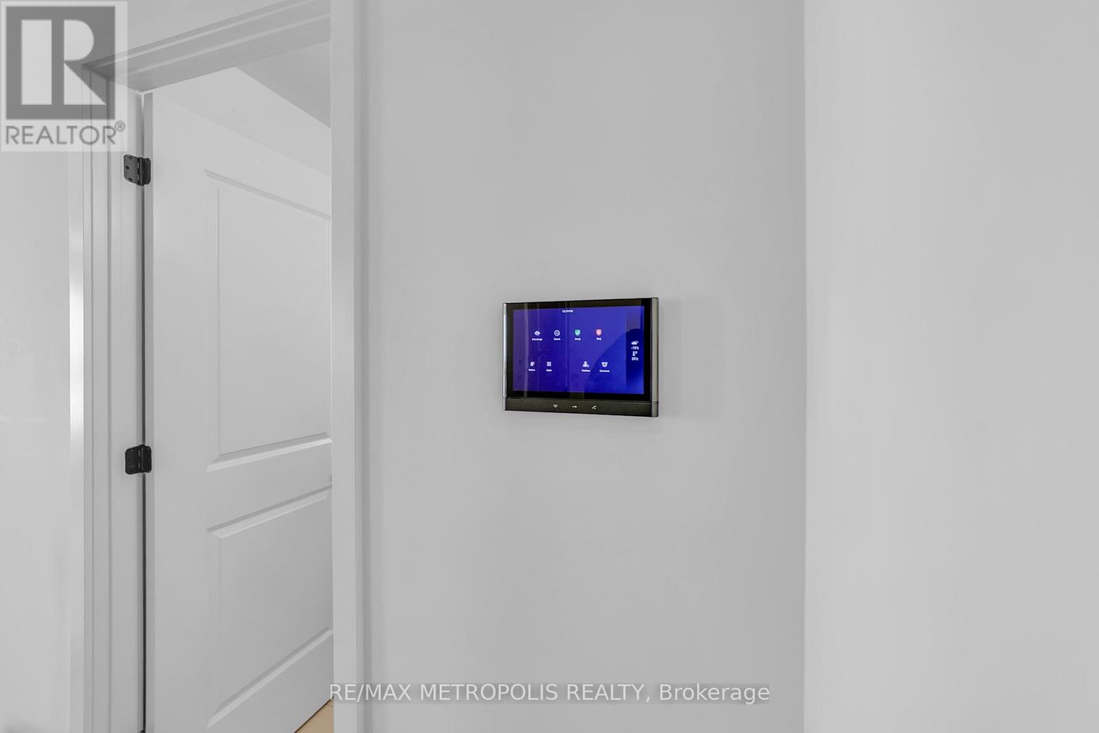 1002 - 345 Wheat Boom Drive, Oakville, Ontario  L6H 7X4 - Photo 5 - W12828962