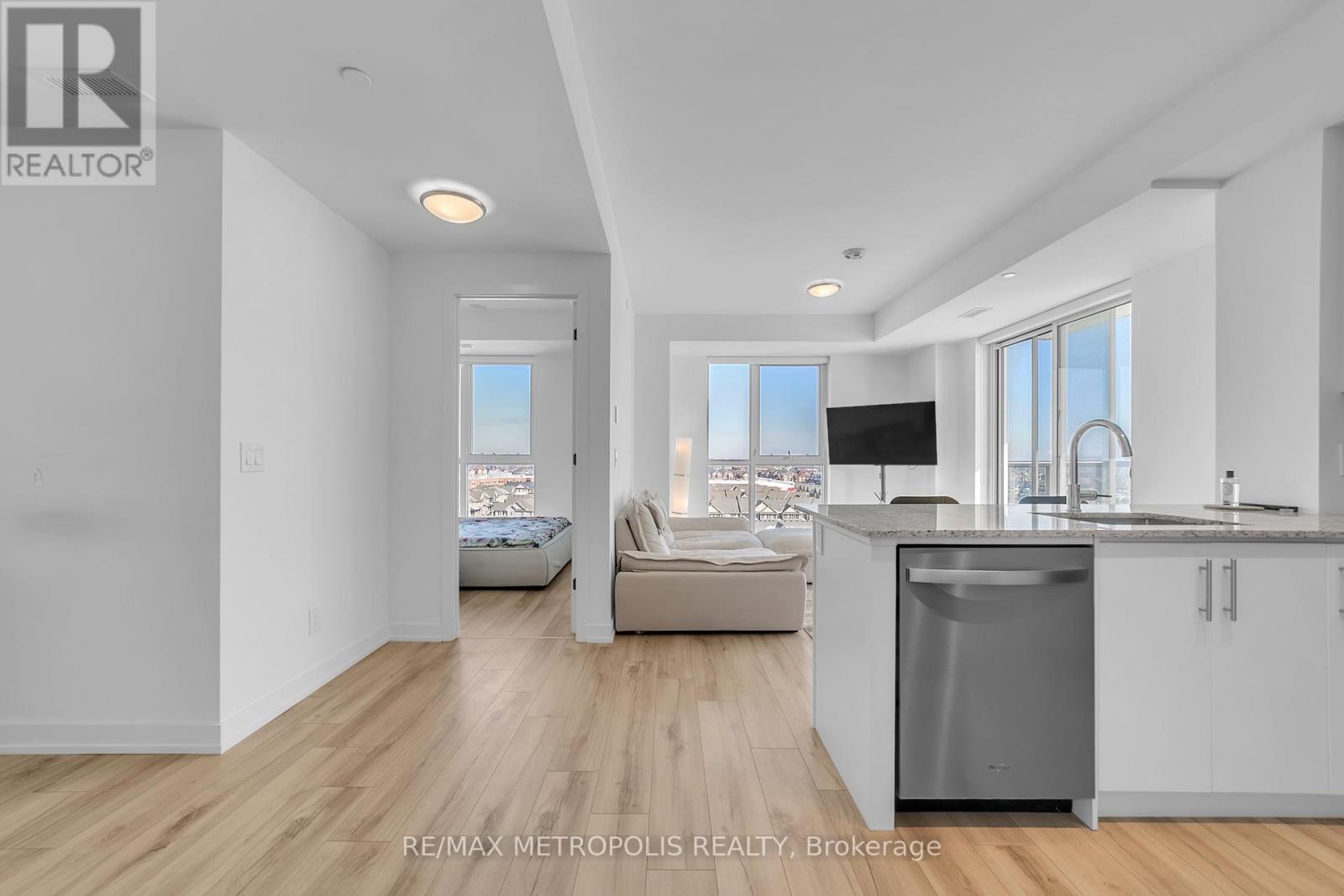 1002 - 345 Wheat Boom Drive, Oakville, Ontario  L6H 7X4 - Photo 7 - W12828962