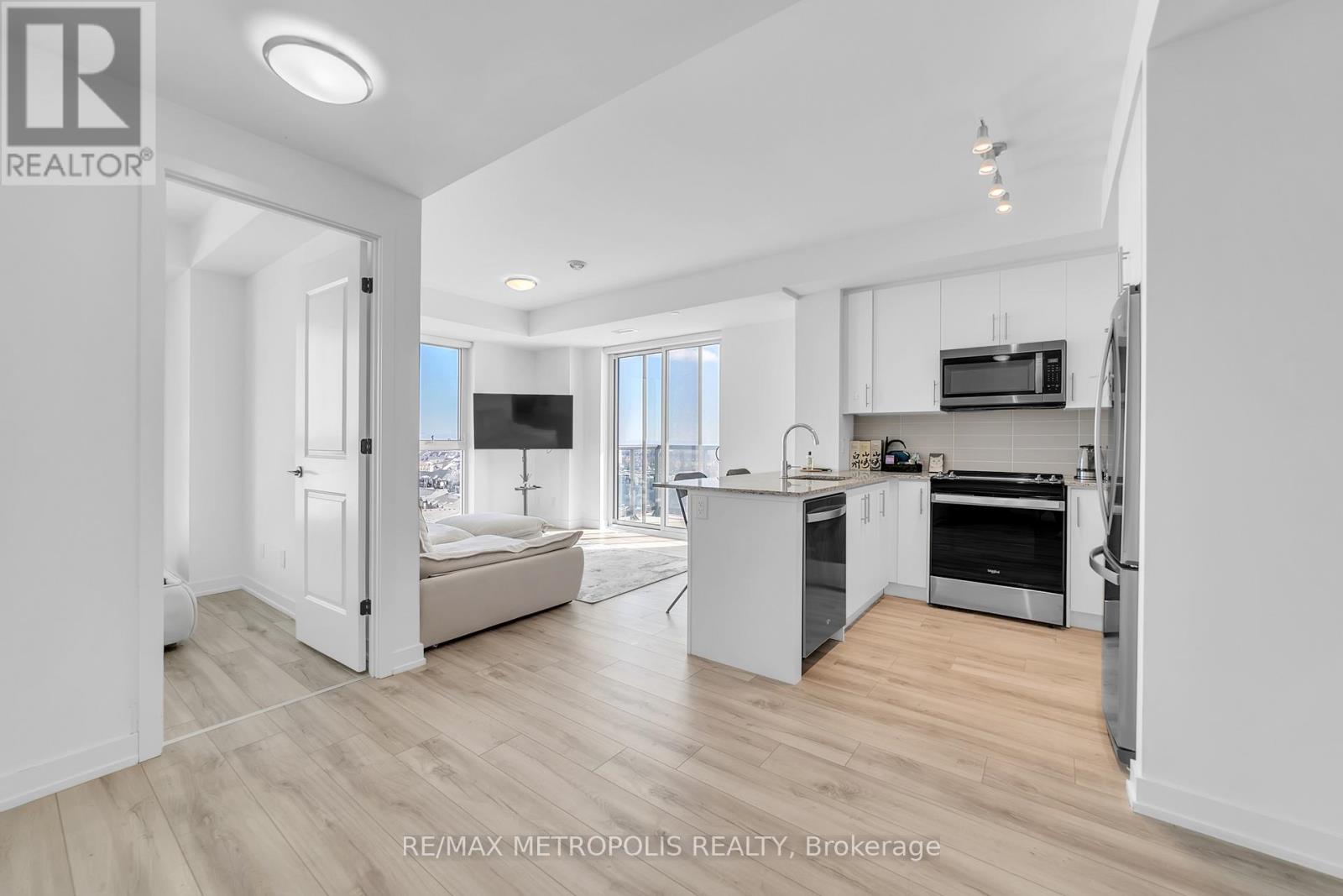 1002 - 345 Wheat Boom Drive, Oakville, Ontario  L6H 7X4 - Photo 8 - W12828962