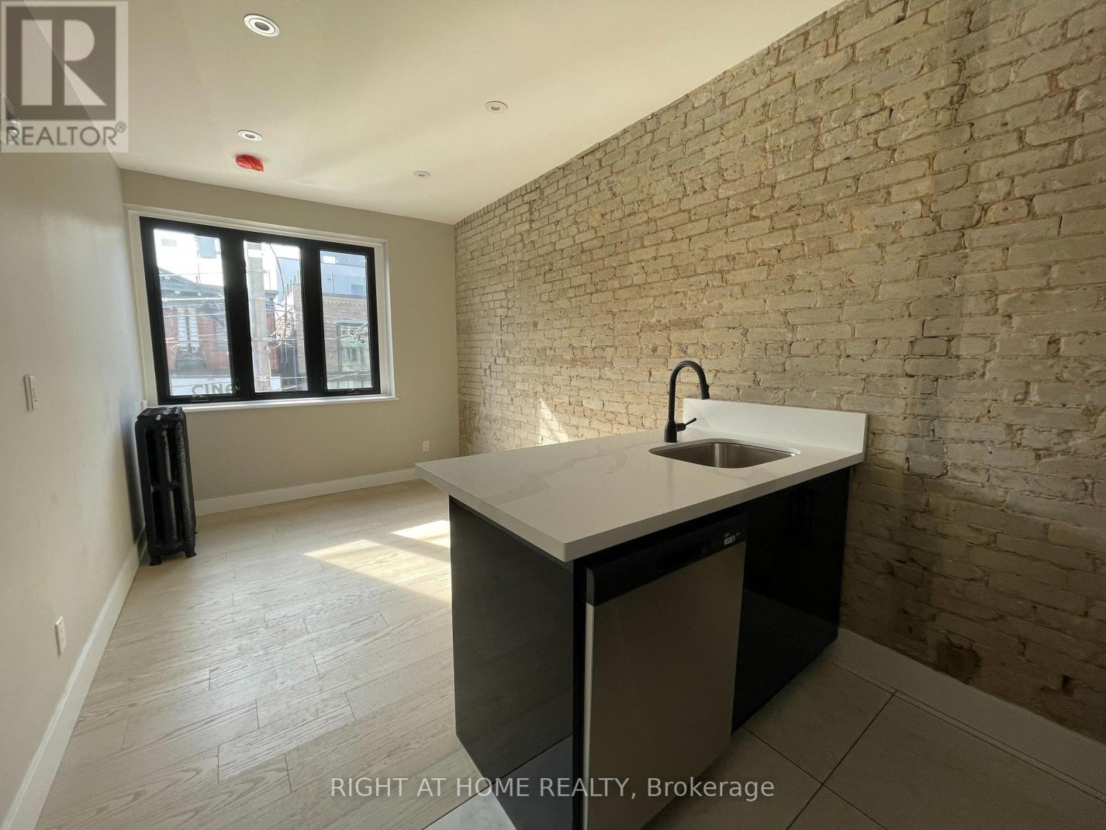 2a - 411 Roncesvalles Avenue, Toronto, Ontario  M6R 2N1 - Photo 2 - W12828974