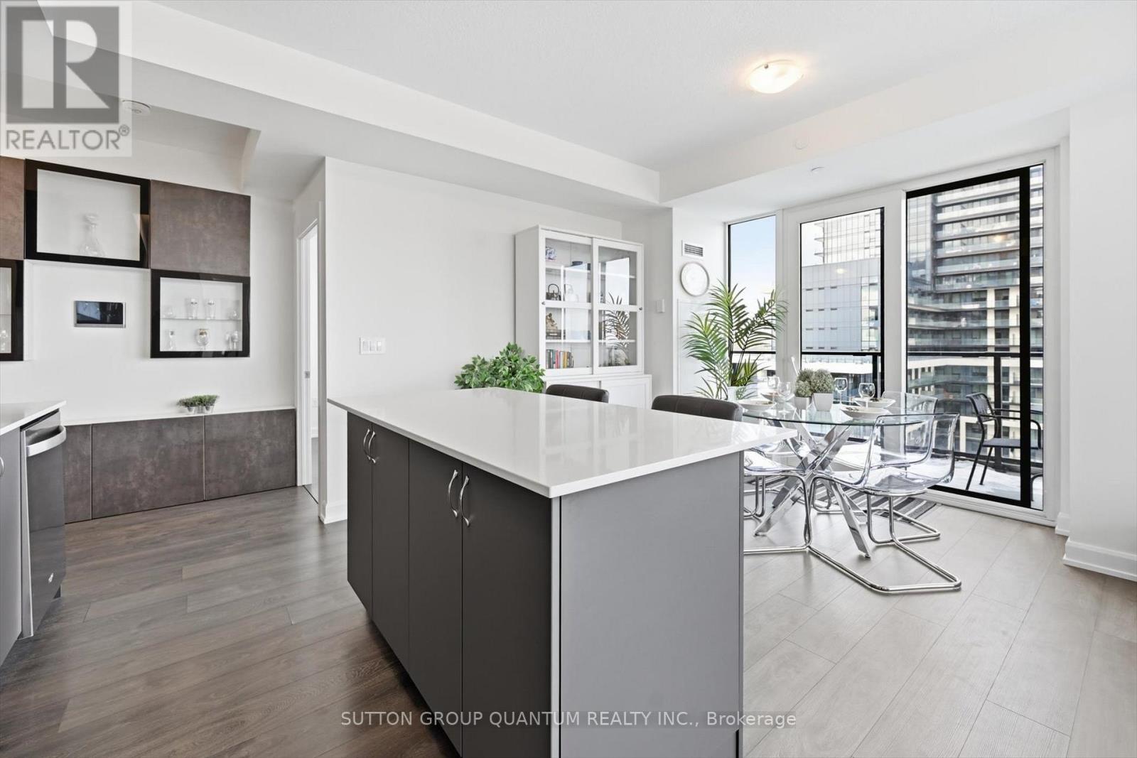 1004 - 3200 William Coltson Avenue, Oakville, Ontario  L6H 7W6 - Photo 8 - W12828976