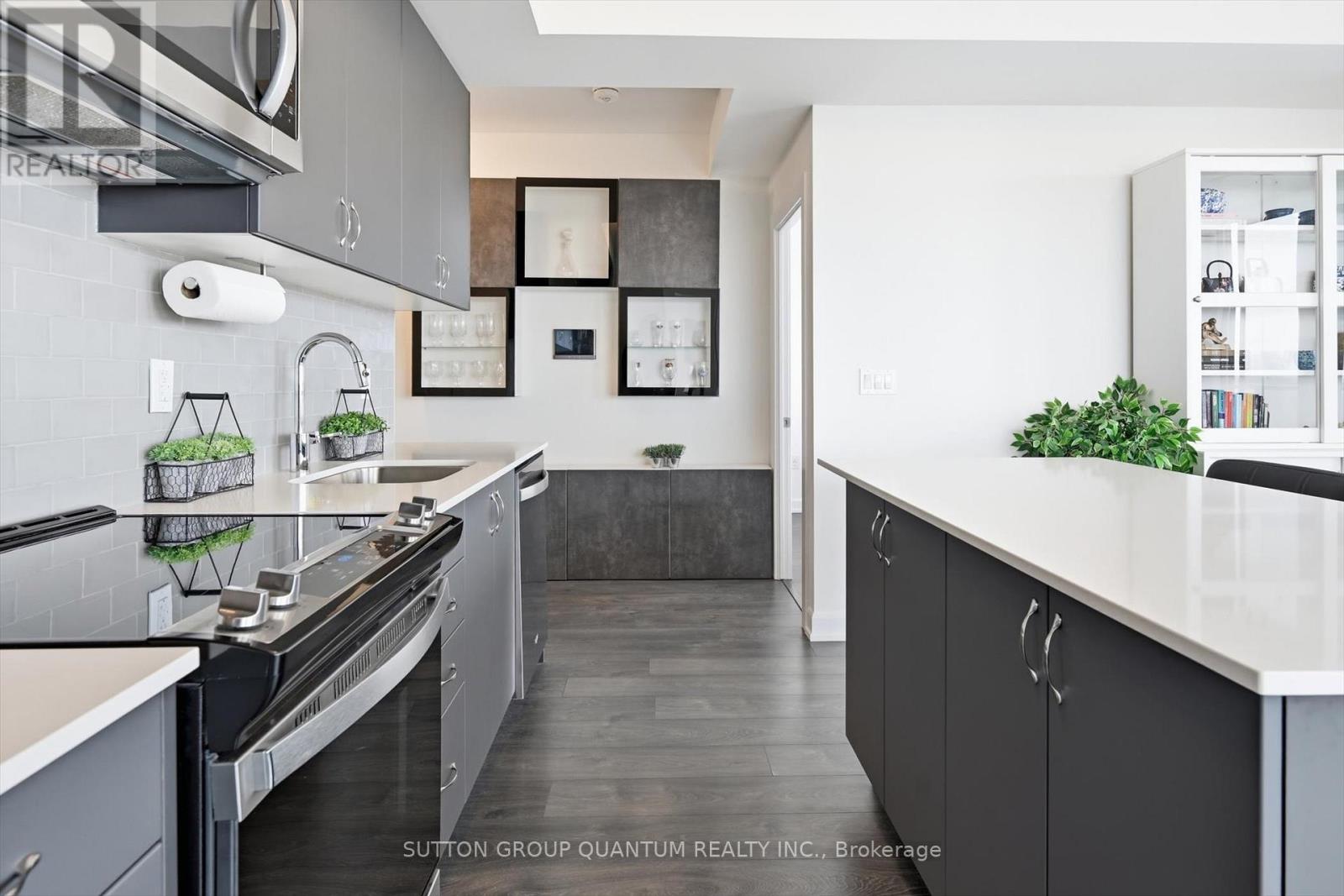 1004 - 3200 William Coltson Avenue, Oakville, Ontario  L6H 7W6 - Photo 9 - W12828976