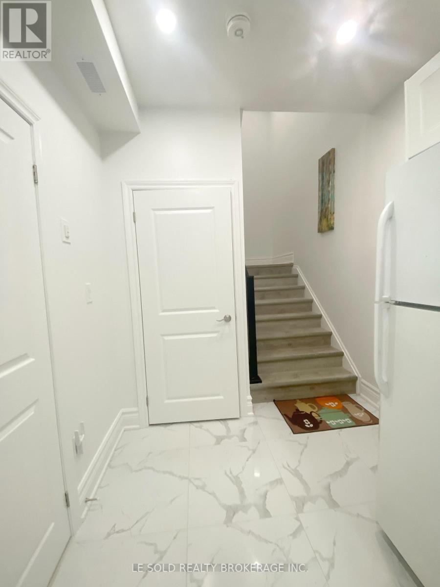 Room L201 - 81 Hallam Street, Toronto, Ontario  M6H 1W7 - Photo 5 - W12828994