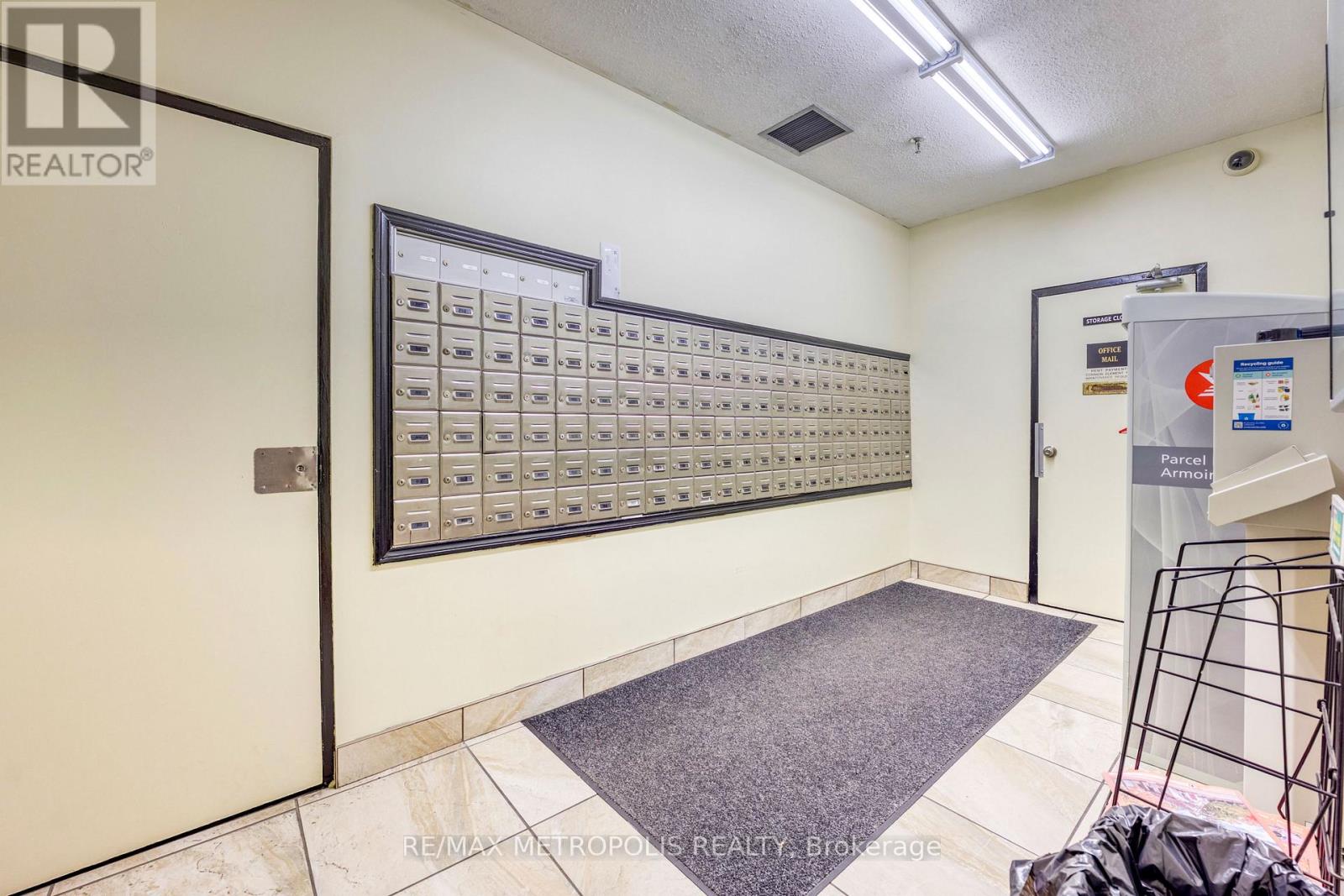 1103 - 155 Front Street N, Sarnia, Ontario  N7T 7V5 - Photo 11 - X12828966