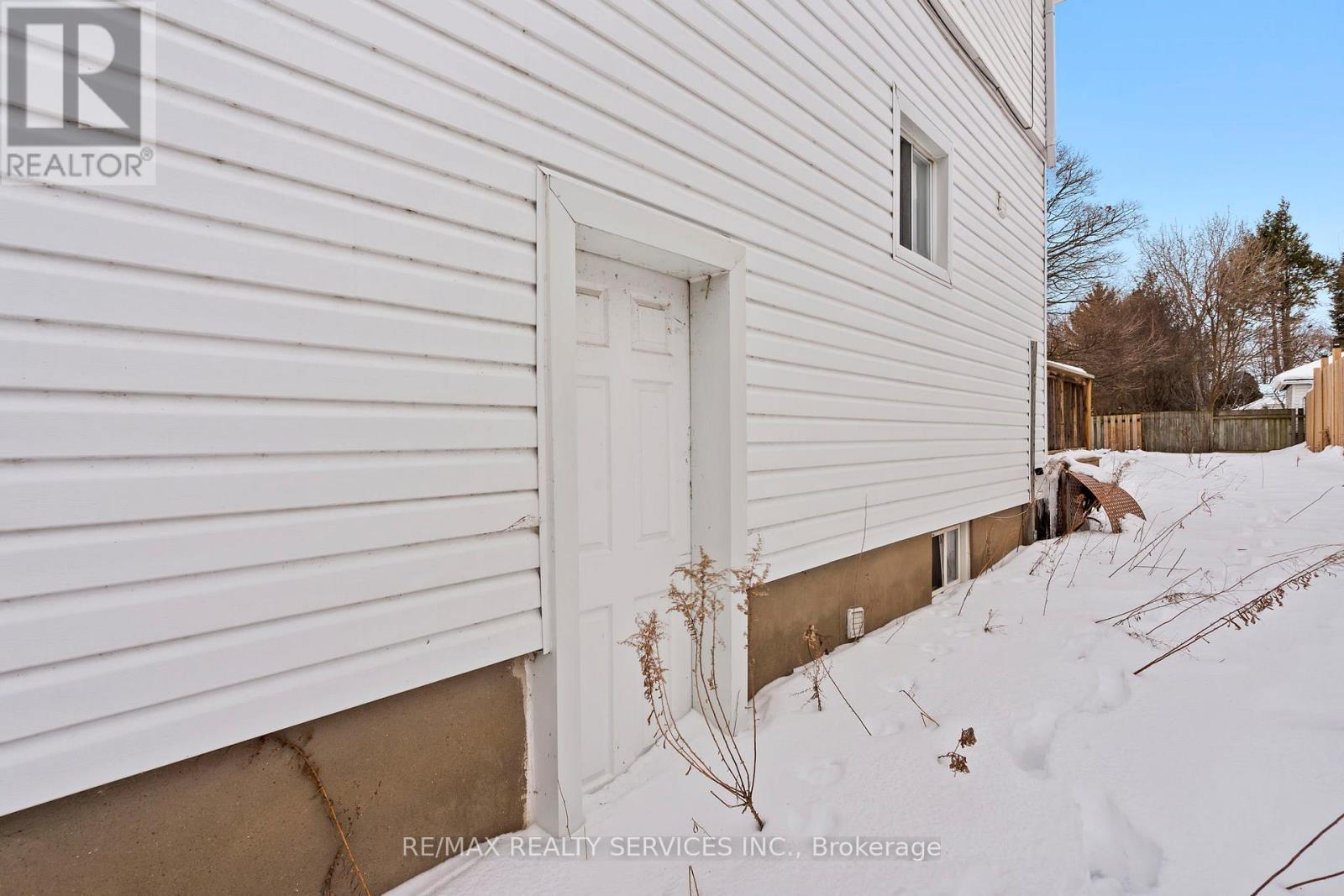 5292 Bridge Street, Niagara Falls, Ontario  L2E 2T3 - Photo 15 - X12828984