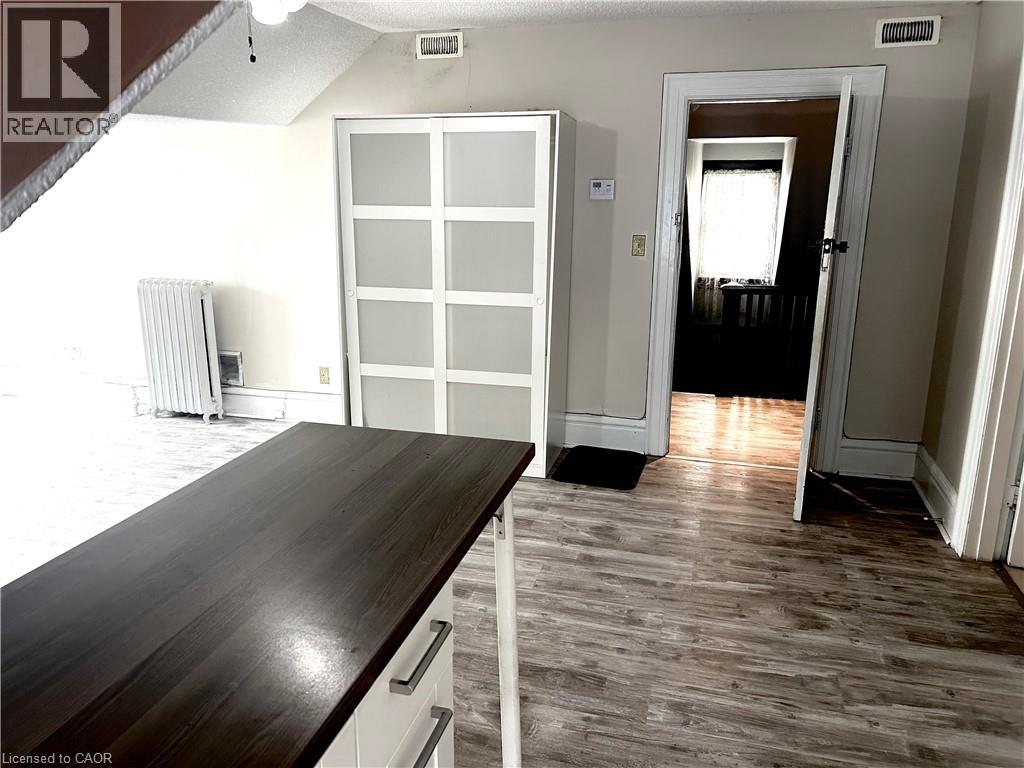 12 Duke Street, Hamilton, Ontario  L8P 1X1 - Photo 3 - 40808366