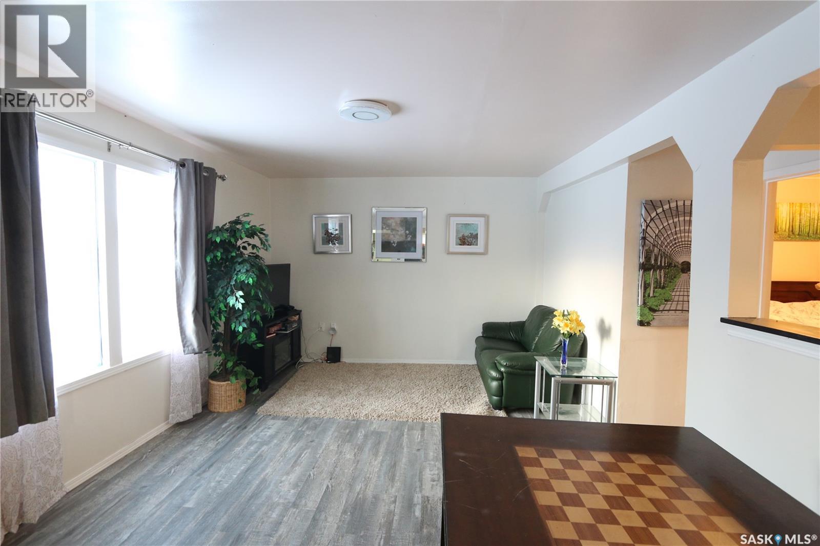 1209 Wascana Street, Regina, Saskatchewan  S4T 4J2 - Photo 5 - SK029296