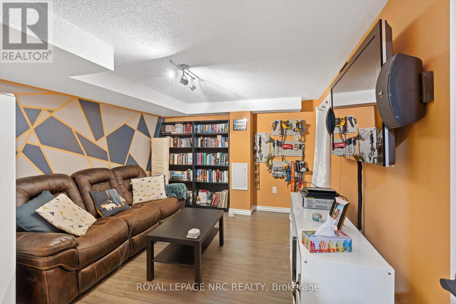 90 Oxford Street, St. Catharines, Ontario  L2P 3T6 - Photo 27 - X12829036