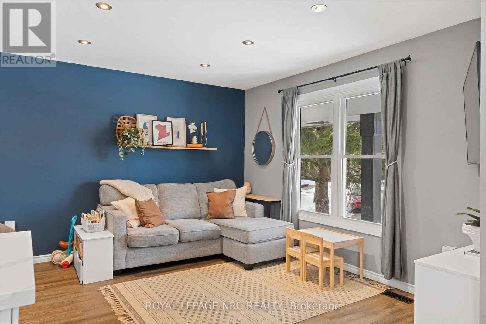 90 Oxford Street, St. Catharines, Ontario  L2P 3T6 - Photo 5 - X12829036