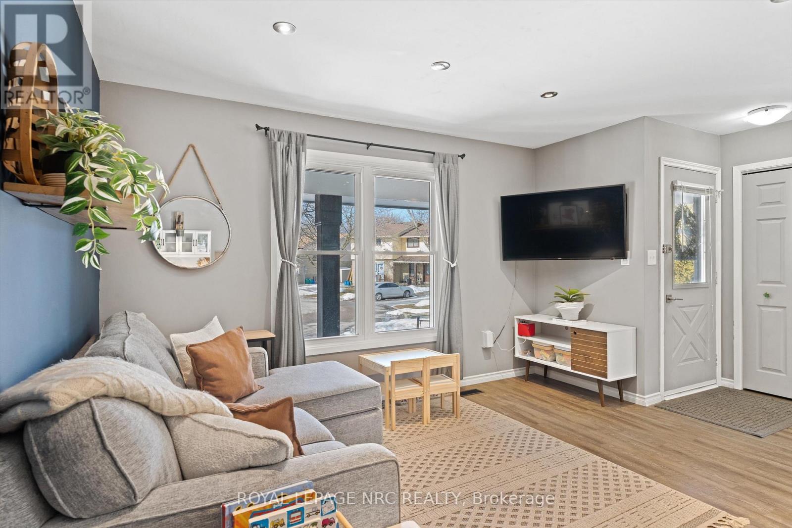 90 Oxford Street, St. Catharines, Ontario  L2P 3T6 - Photo 6 - X12829036