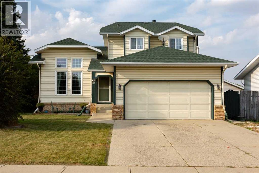 1118 Maple Avenue, Crossfield, Alberta