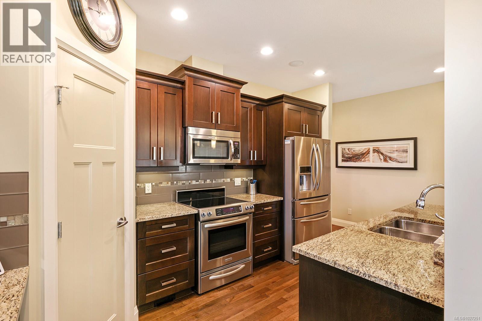 107 1055 Crown Isle Dr, Courtenay, British Columbia  V9N 0A5 - Photo 16 - 1027251