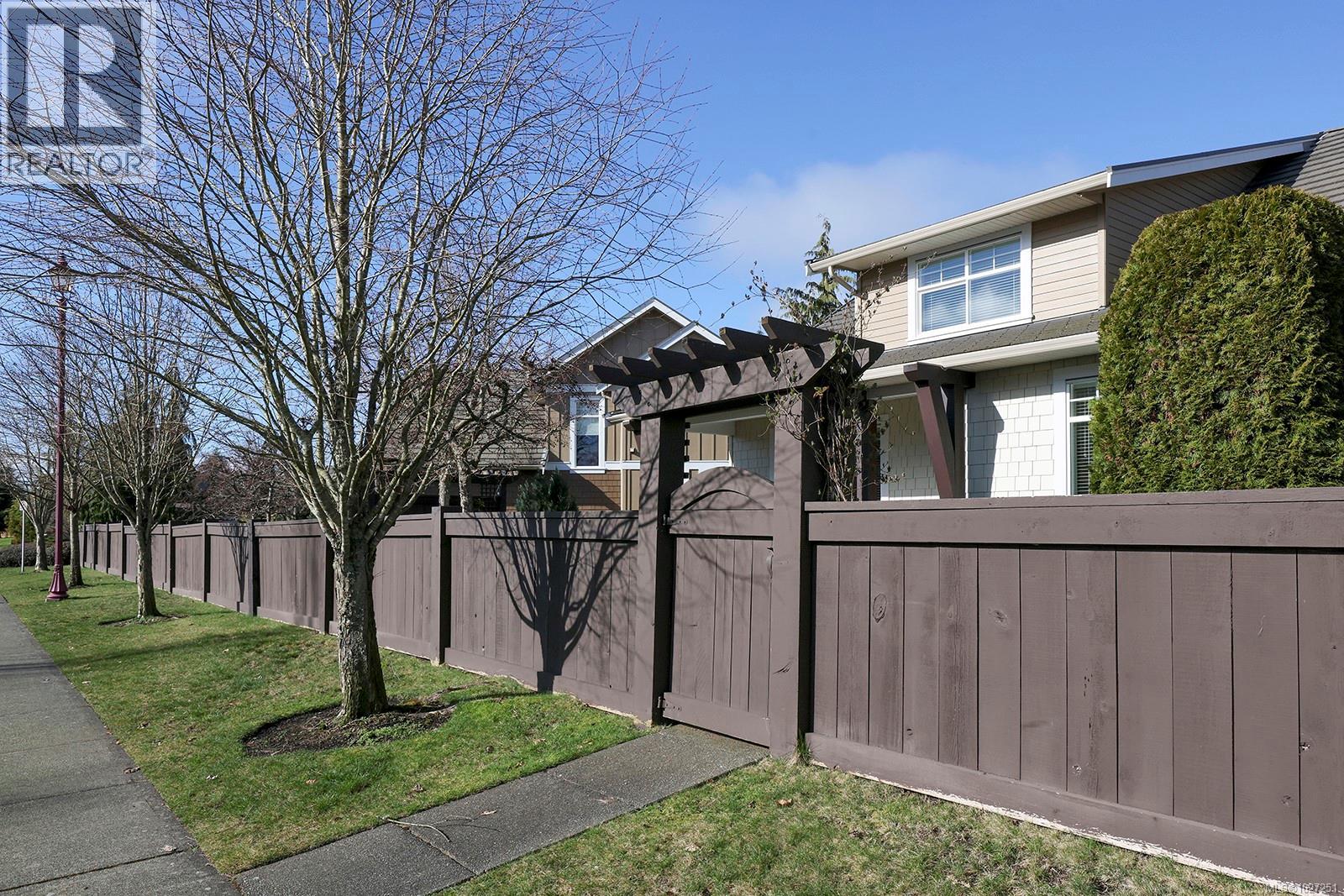 107 1055 Crown Isle Dr, Courtenay, British Columbia  V9N 0A5 - Photo 40 - 1027251