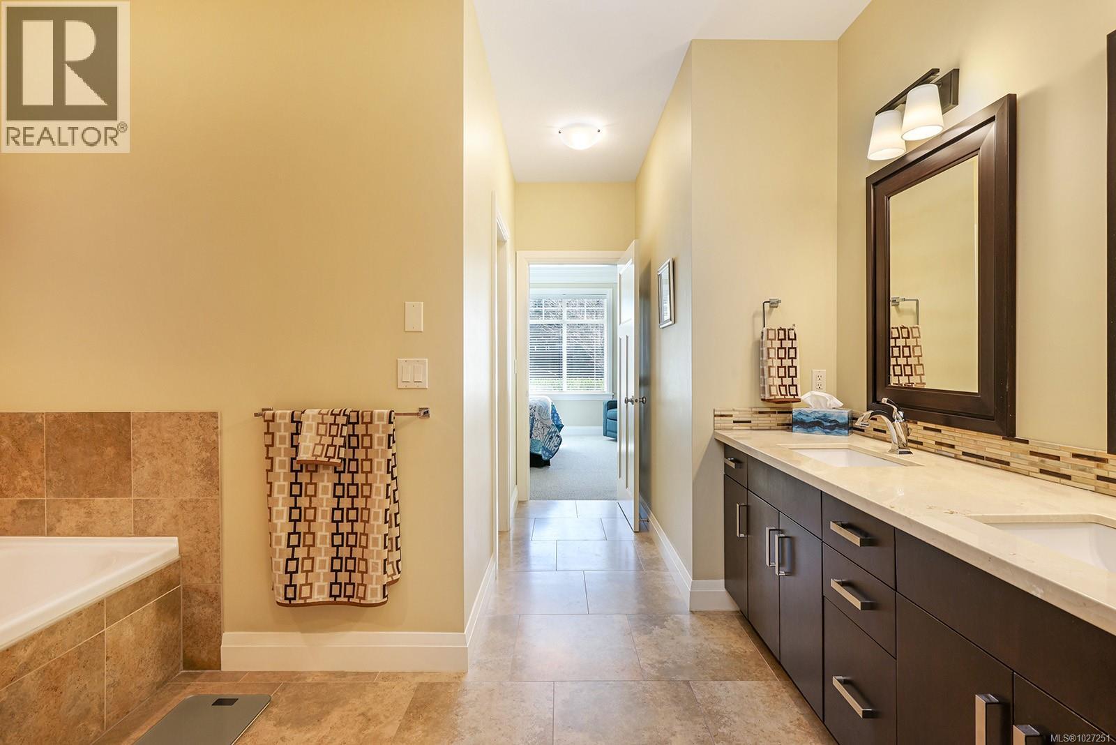 107 1055 Crown Isle Dr, Courtenay, British Columbia  V9N 0A5 - Photo 28 - 1027251