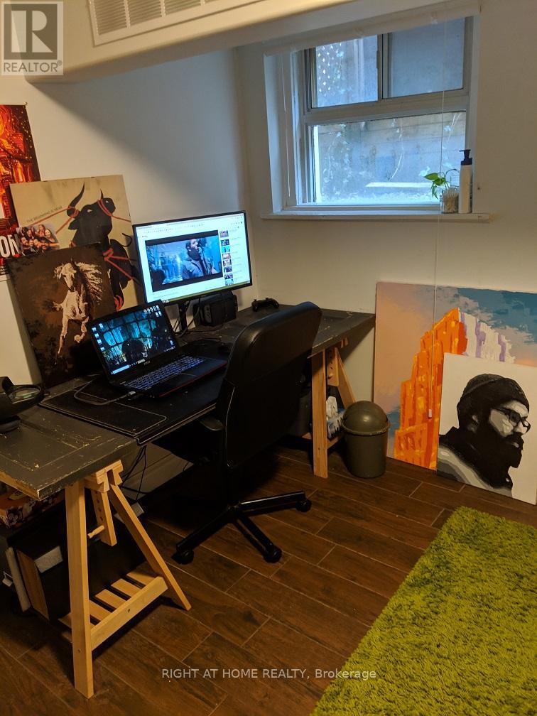 A - 46 Barton Avenue, Toronto, Ontario  M6G 1P3 - Photo 3 - C12829018