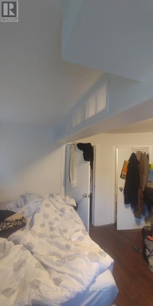 A - 46 Barton Avenue, Toronto, Ontario  M6G 1P3 - Photo 5 - C12829018