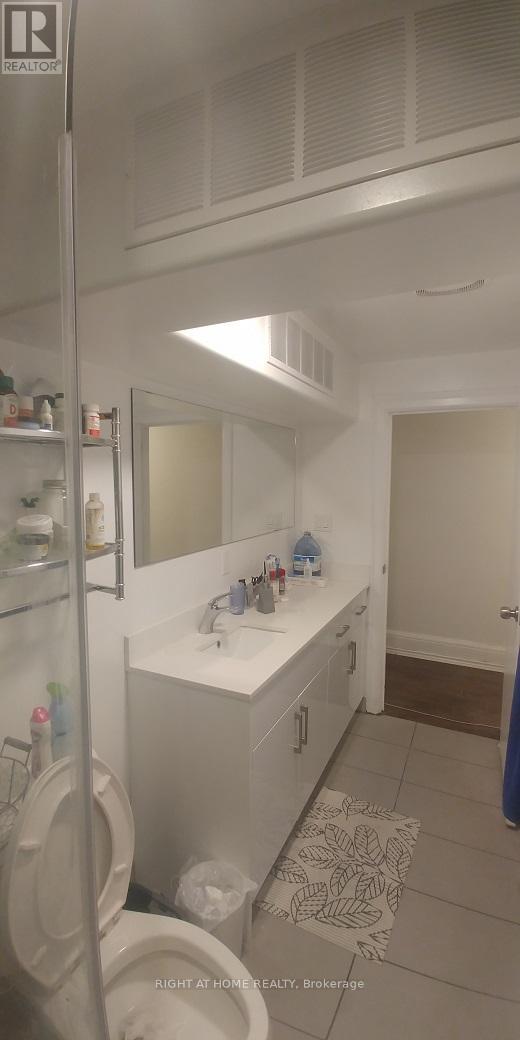 A - 46 Barton Avenue, Toronto, Ontario  M6G 1P3 - Photo 8 - C12829018