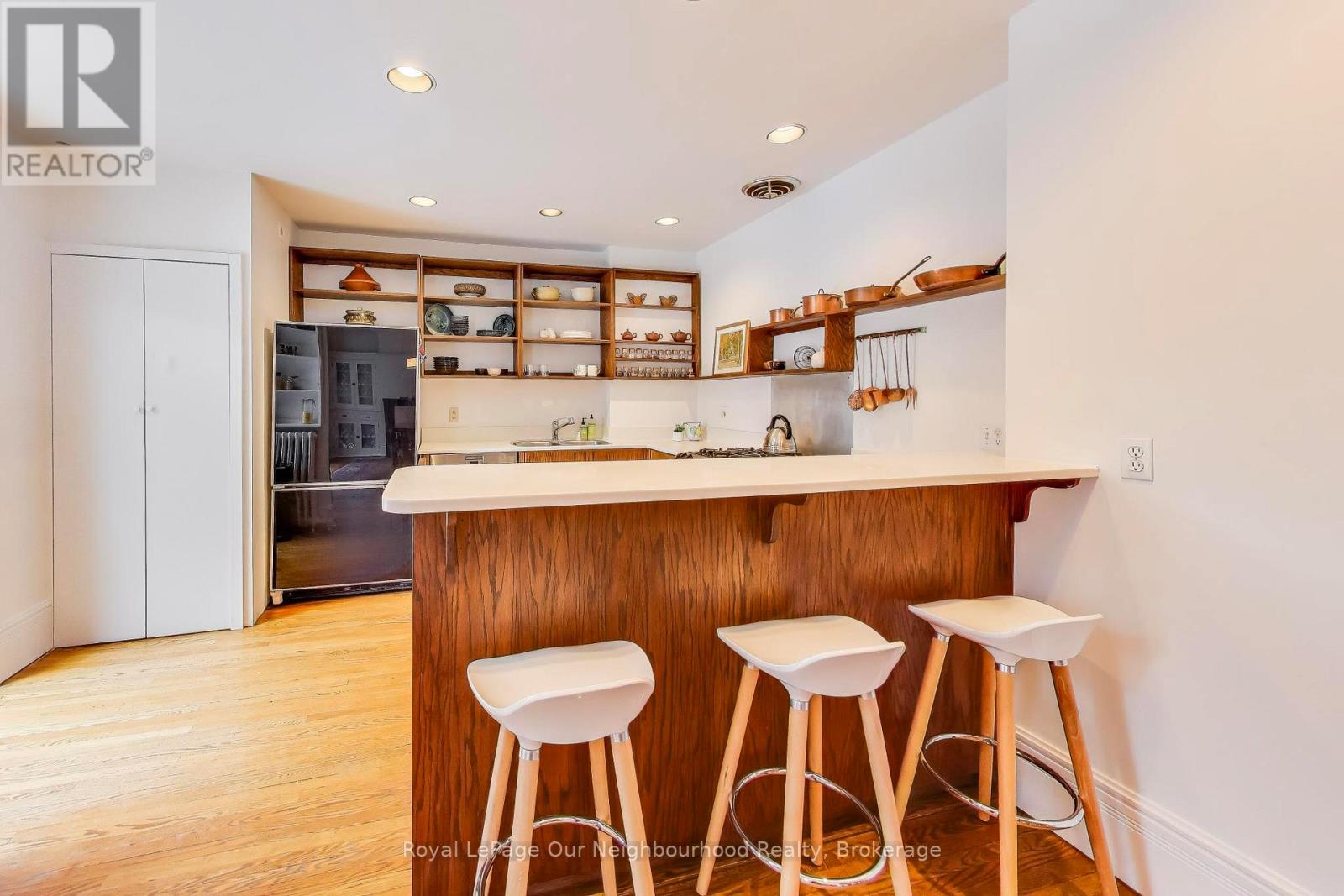 64 Kendal Avenue, Toronto, Ontario  M5R 1L9 - Photo 10 - C12829020