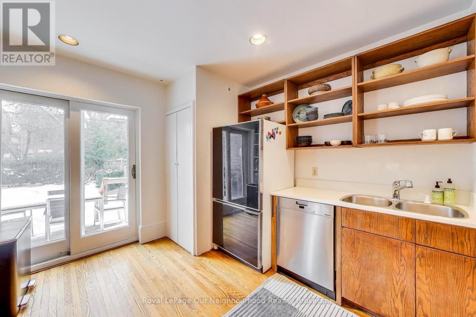 64 Kendal Avenue, Toronto, Ontario  M5R 1L9 - Photo 11 - C12829020