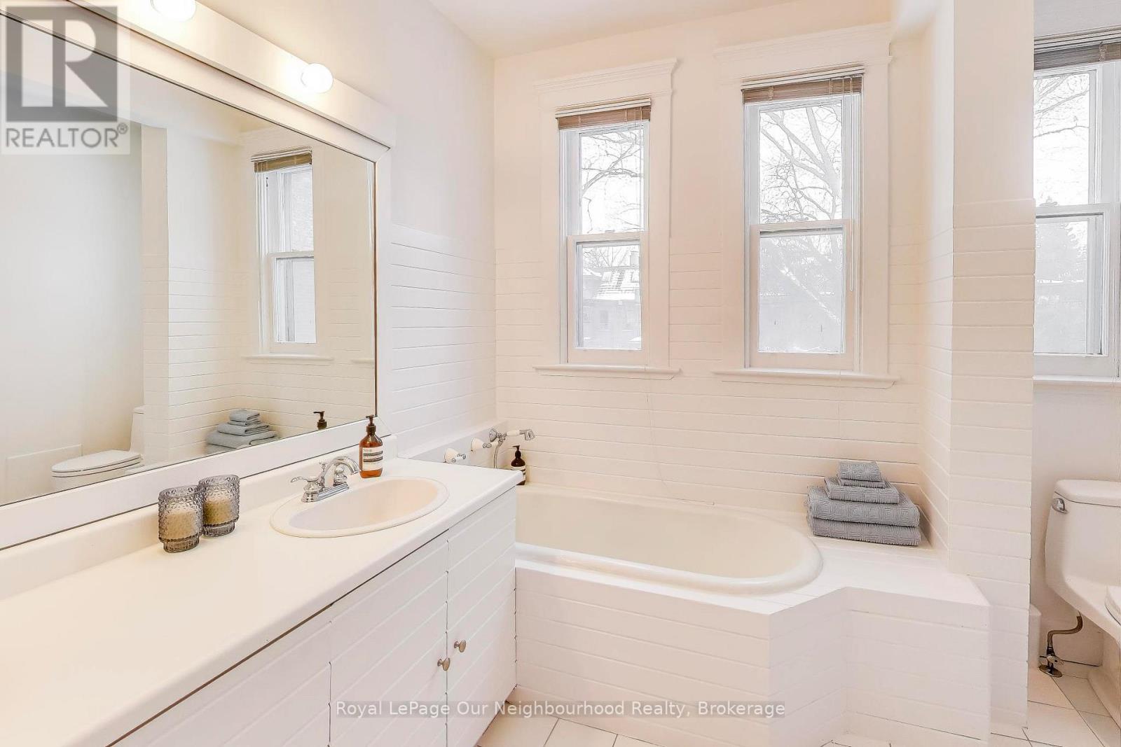 64 Kendal Avenue, Toronto, Ontario  M5R 1L9 - Photo 23 - C12829020