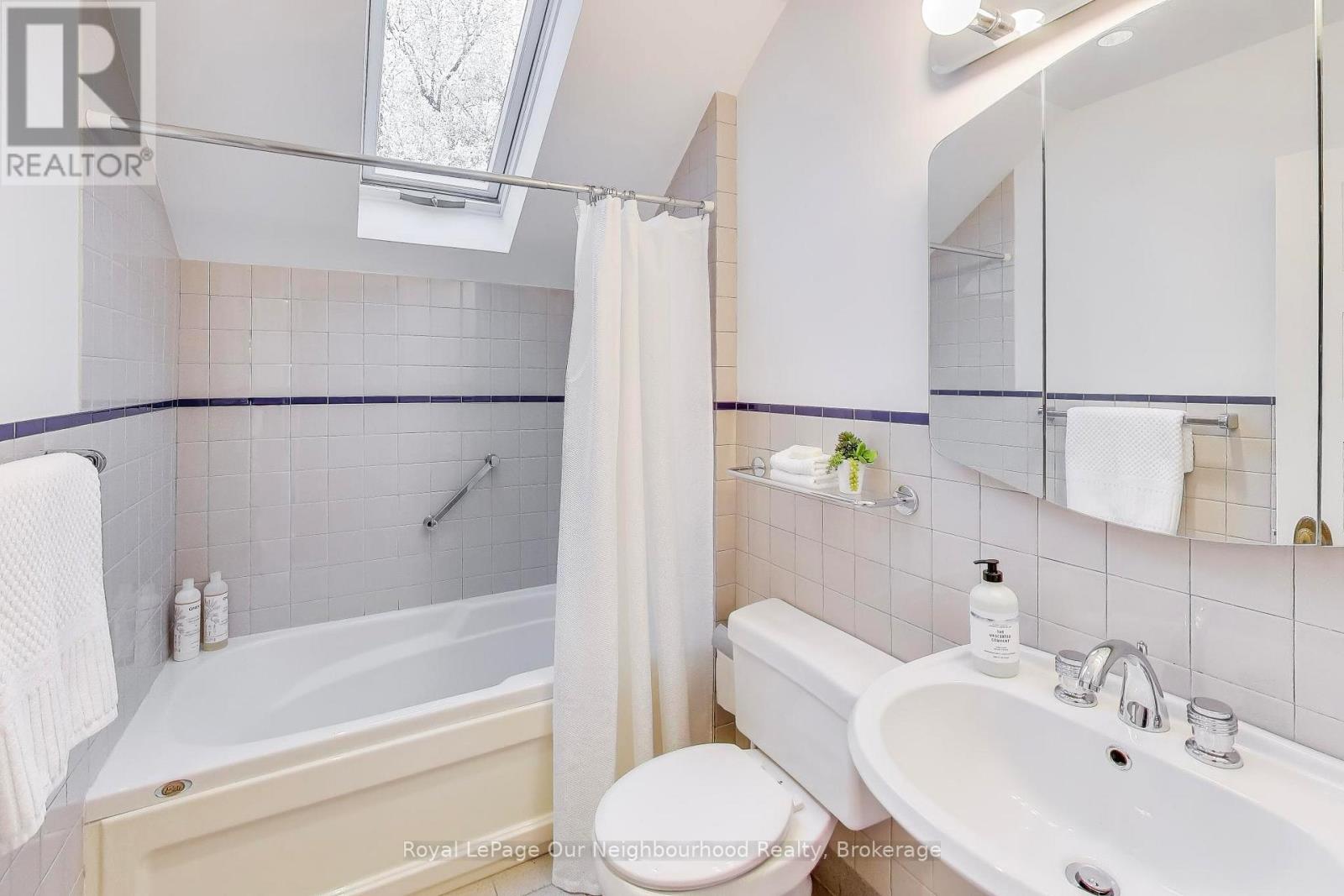 64 Kendal Avenue, Toronto, Ontario  M5R 1L9 - Photo 30 - C12829020