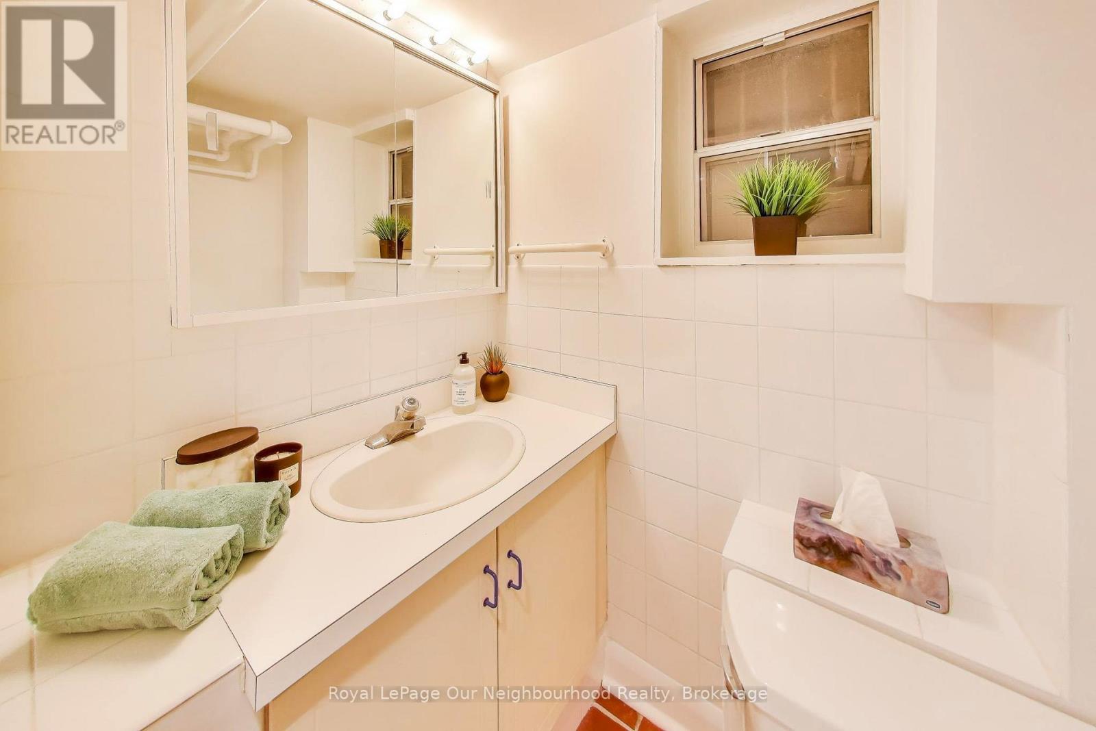 64 Kendal Avenue, Toronto, Ontario  M5R 1L9 - Photo 33 - C12829020