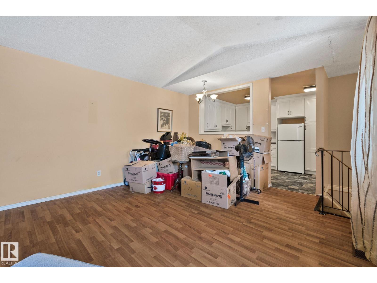 313 Willow Co Nw, Edmonton, Alberta  T5T 2K7 - Photo 3 - E4475259