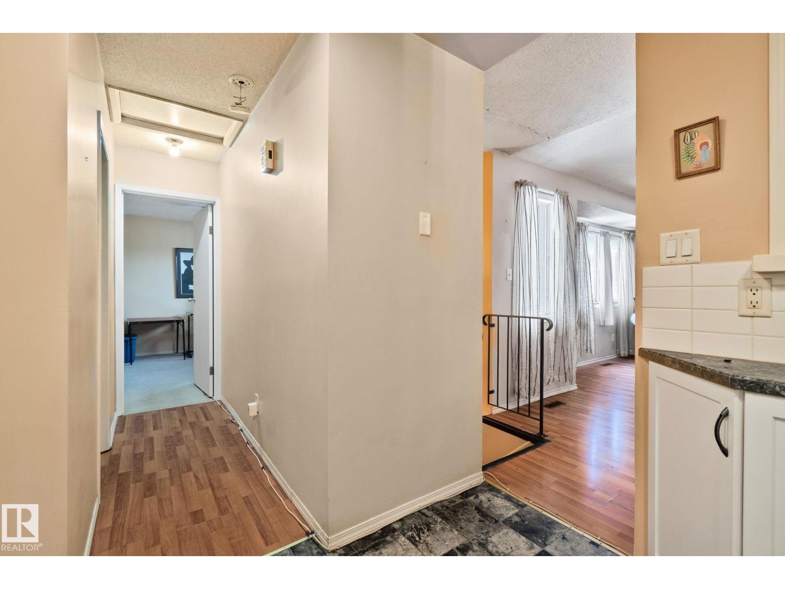 313 Willow Co Nw, Edmonton, Alberta  T5T 2K7 - Photo 8 - E4475259