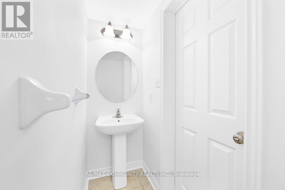 25 Kawneer Terrace, Toronto, Ontario  M1P 3A9 - Photo 8 - E12828996