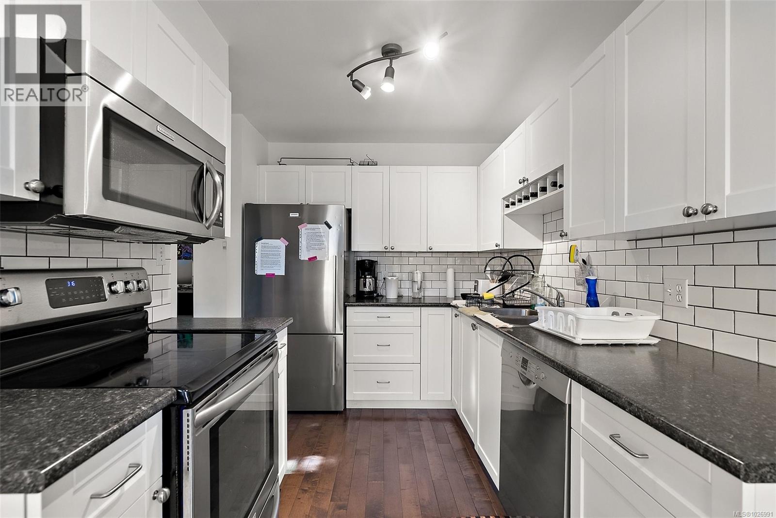 302 1710 Fort St, Victoria, British Columbia  V8R 1J2 - Photo 7 - 1026991