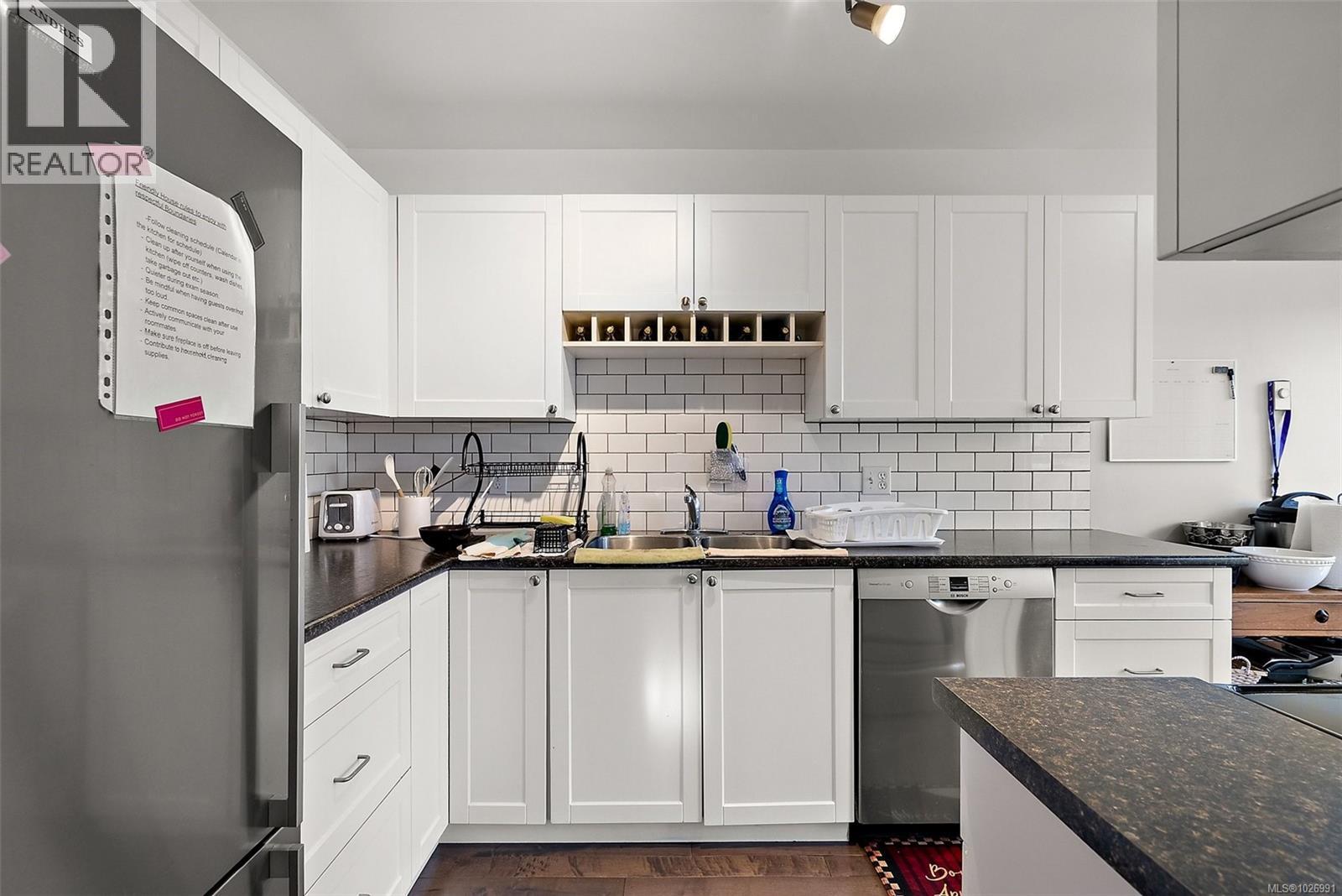 302 1710 Fort St, Victoria, British Columbia  V8R 1J2 - Photo 9 - 1026991