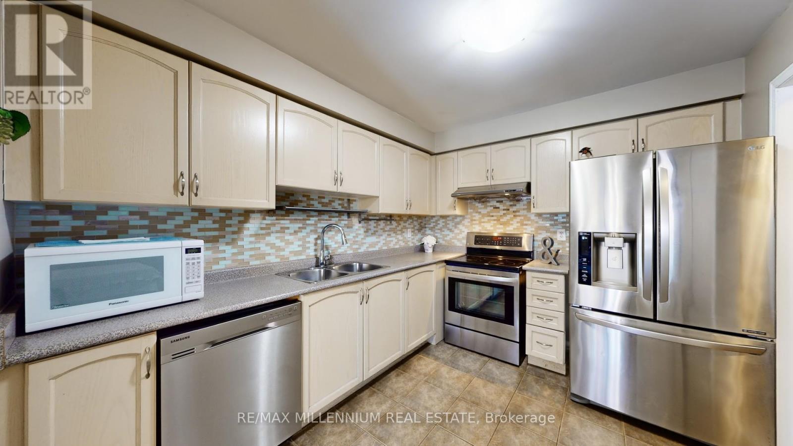 93 - 525 Novo Star Drive, Mississauga, Ontario  L5W 1X8 - Photo 17 - W12818712