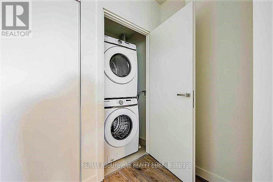 B0514 - 133 Bronte Road, Oakville, Ontario  L6L 3C1 - Photo 10 - W12828998