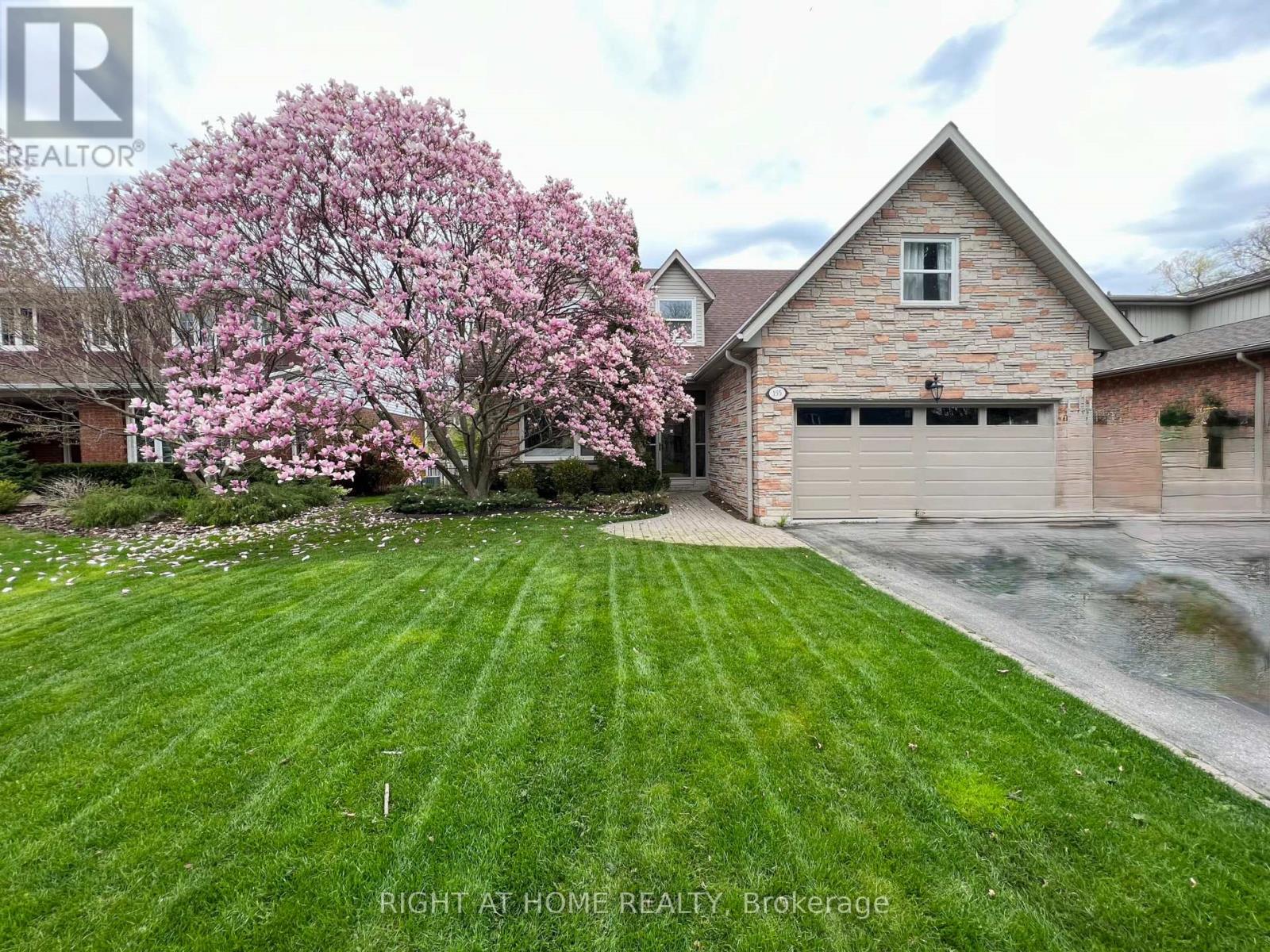 155 CHEVERIE STREET, Oakville, Ontario