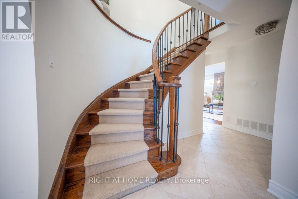 155 Cheverie Street, Oakville, Ontario  L6J 6C3 - Photo 14 - W12829002