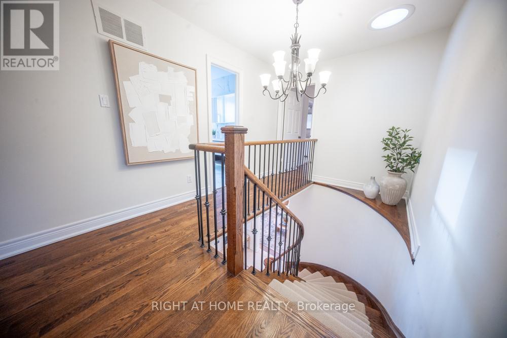 155 Cheverie Street, Oakville, Ontario  L6J 6C3 - Photo 28 - W12829002