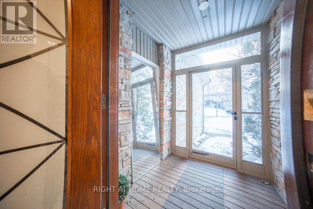 155 Cheverie Street, Oakville, Ontario  L6J 6C3 - Photo 3 - W12829002