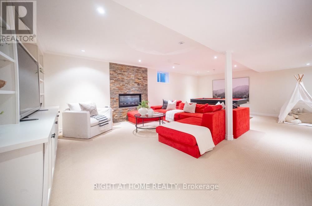 155 Cheverie Street, Oakville, Ontario  L6J 6C3 - Photo 32 - W12829002