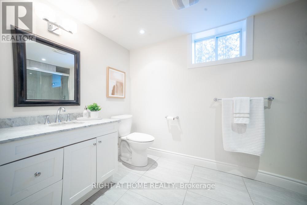 155 Cheverie Street, Oakville, Ontario  L6J 6C3 - Photo 33 - W12829002