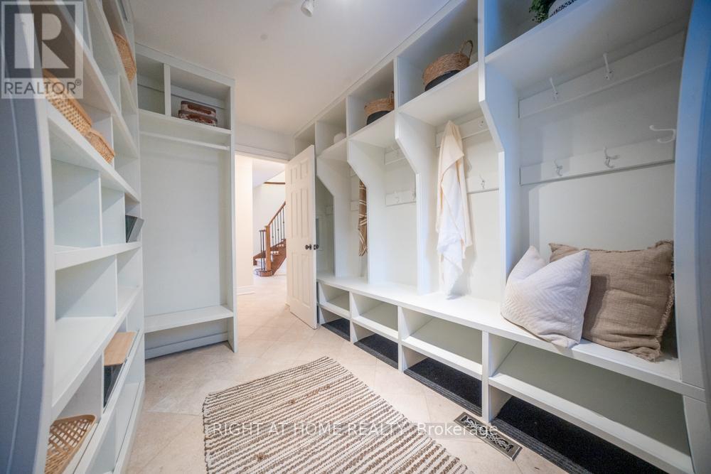 155 Cheverie Street, Oakville, Ontario  L6J 6C3 - Photo 39 - W12829002