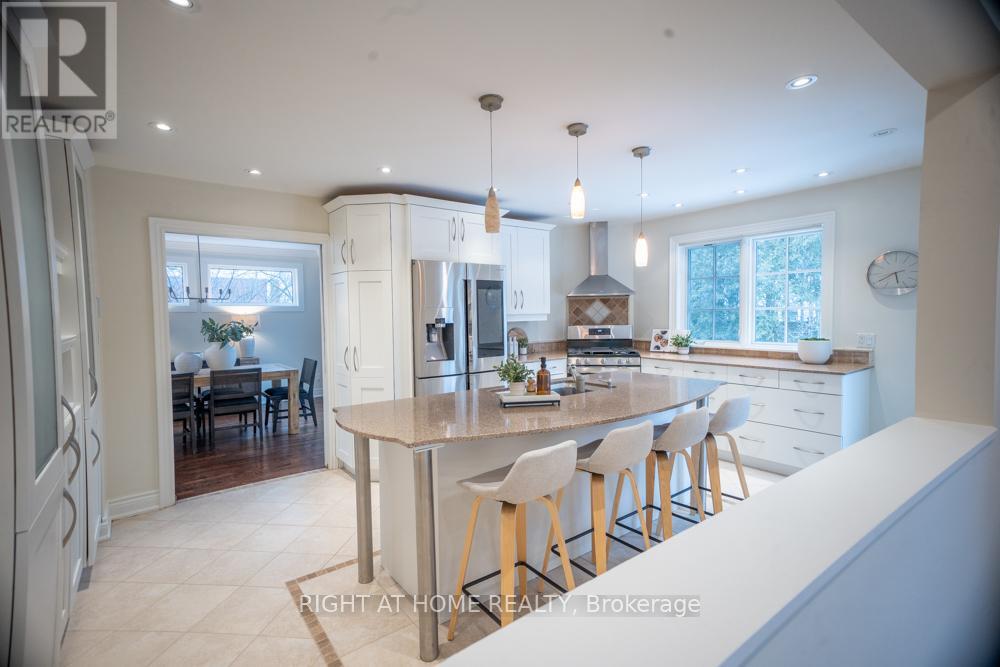 155 Cheverie Street, Oakville, Ontario  L6J 6C3 - Photo 9 - W12829002