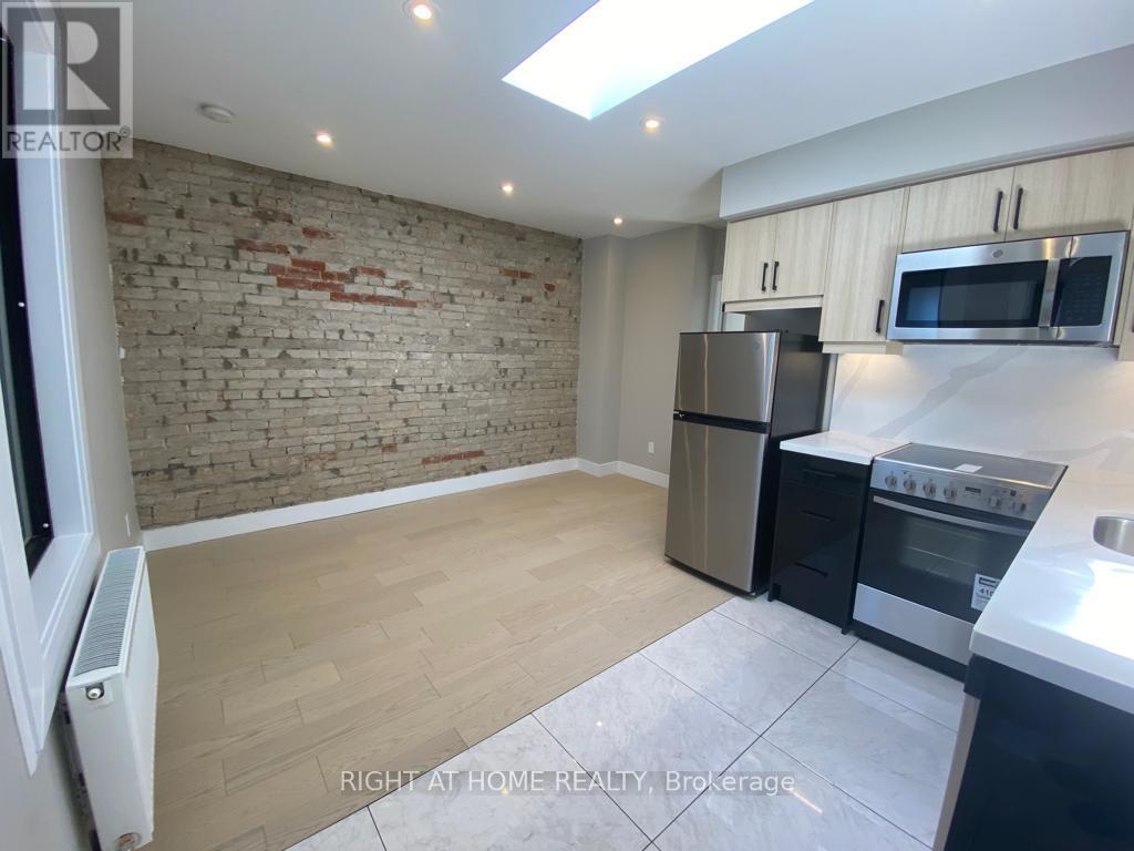 3b - 411 Roncesvalles Avenue, Toronto, Ontario  M6R 3B2 - Photo 2 - W12829006