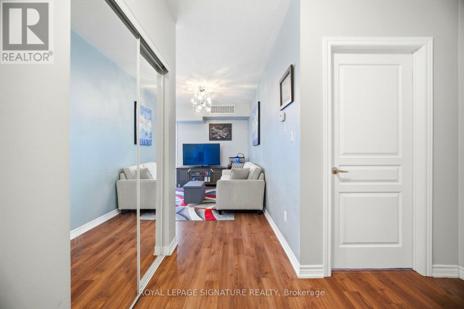 231 - 570 Lolita Gardens, Mississauga, Ontario  L5A 0A1 - Photo 11 - W12829010